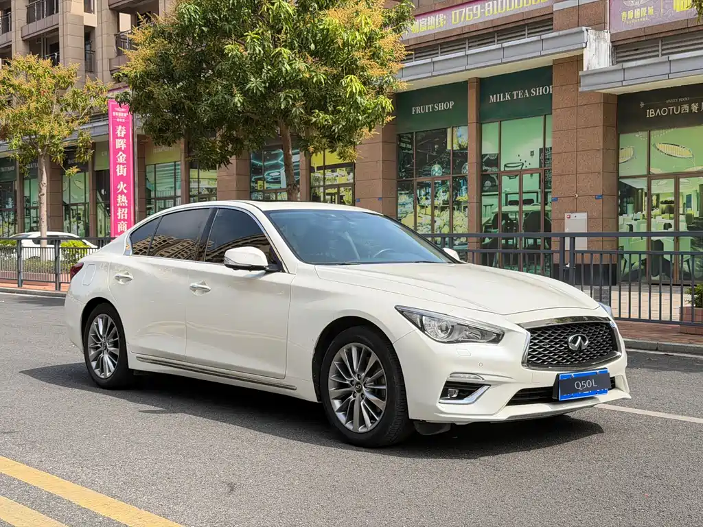 INFINITI Q50L