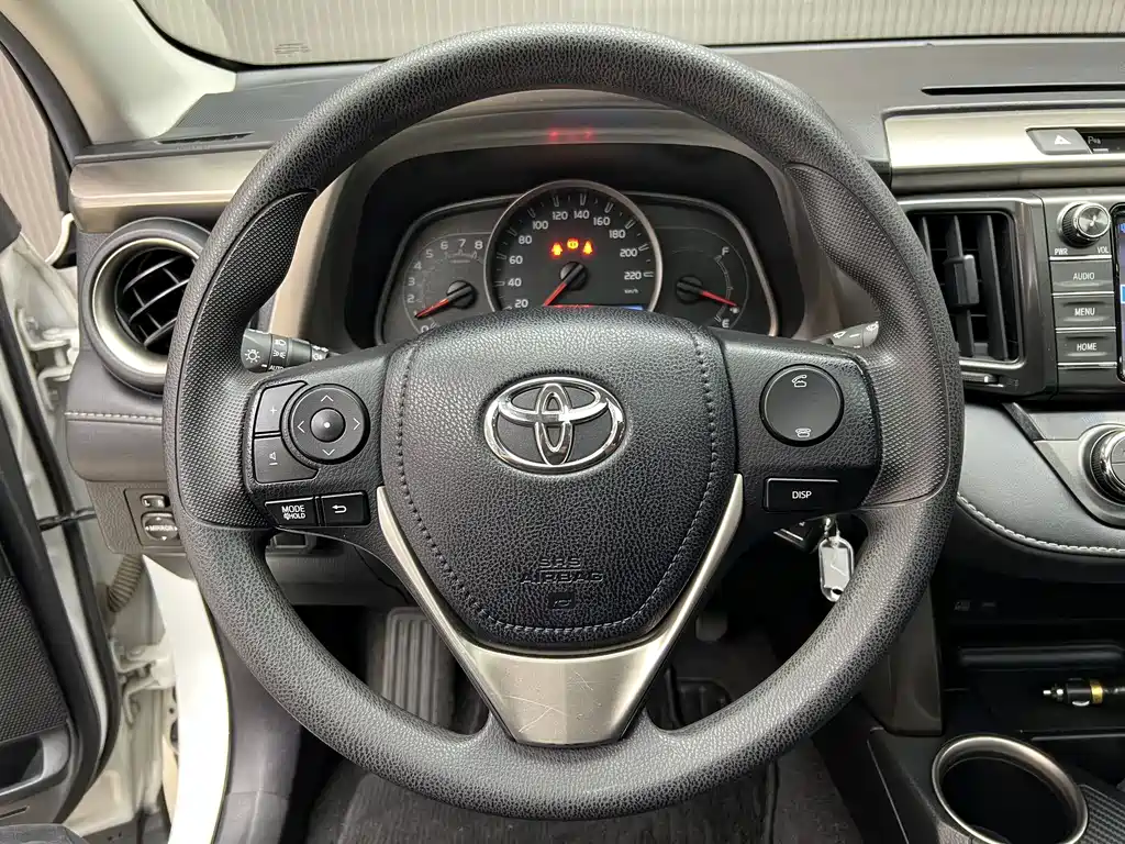 Toyota RAV4 — миниатюра 6