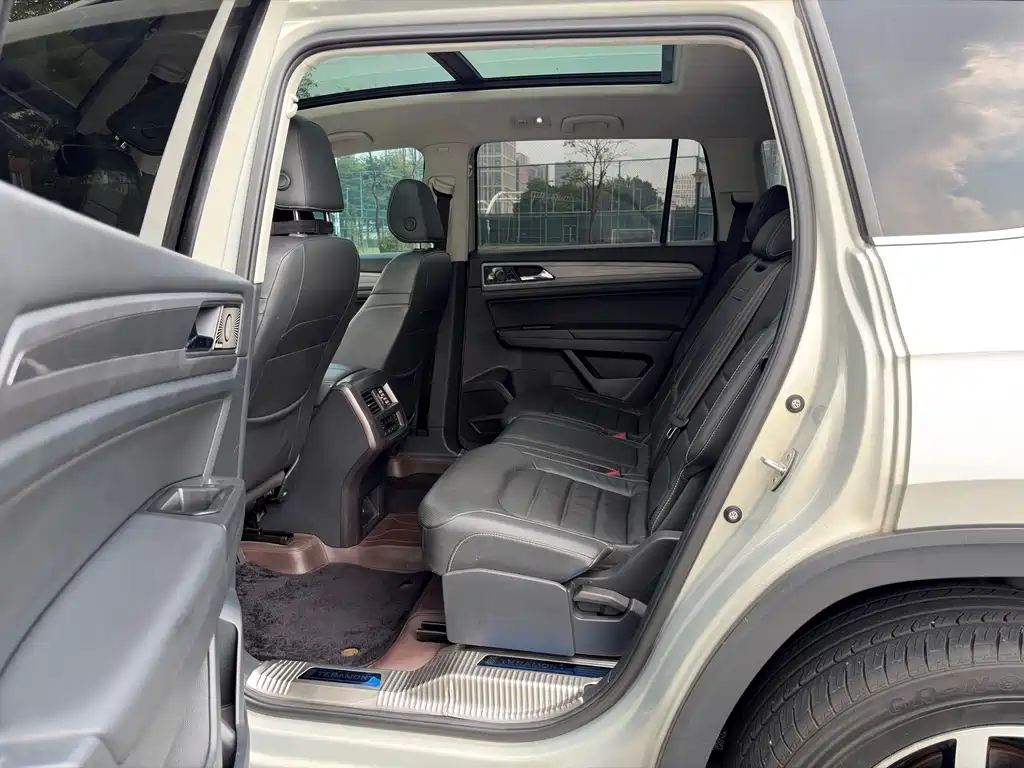 Volkswagen Teramont — миниатюра 11