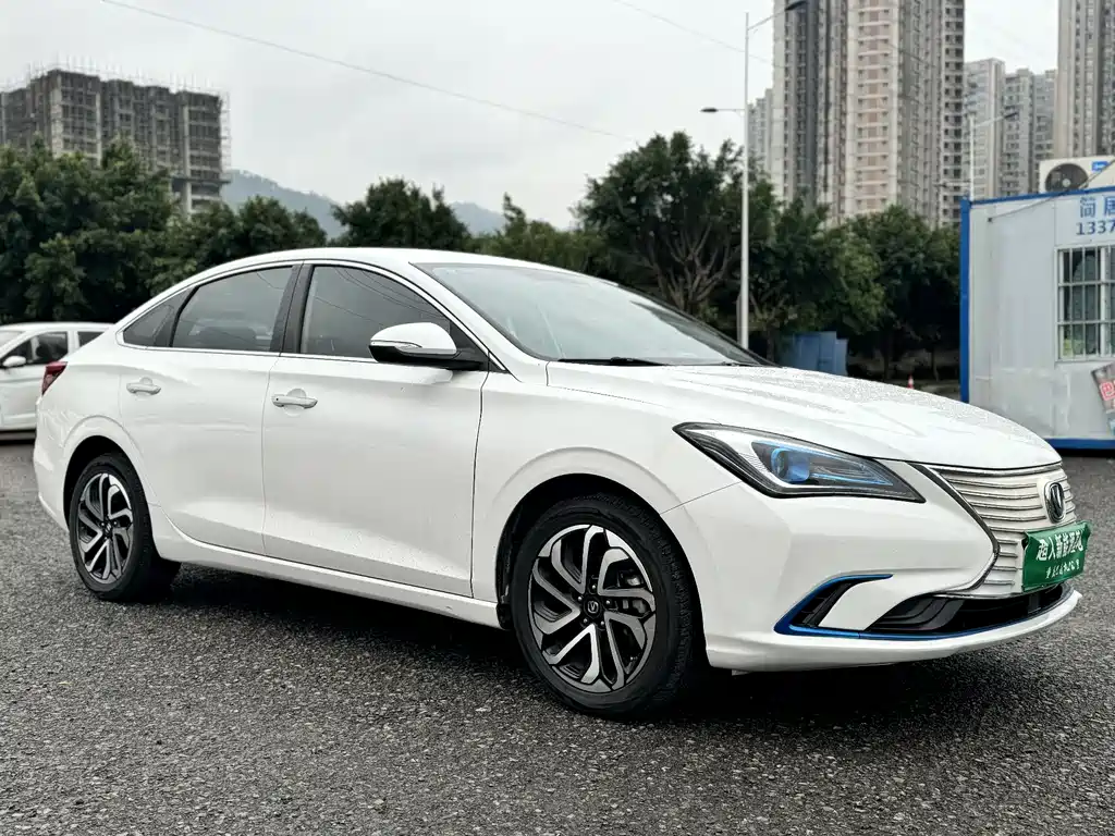 Changan Eado New Energy — миниатюра 2