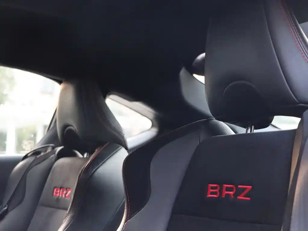 SUBARU BRZ