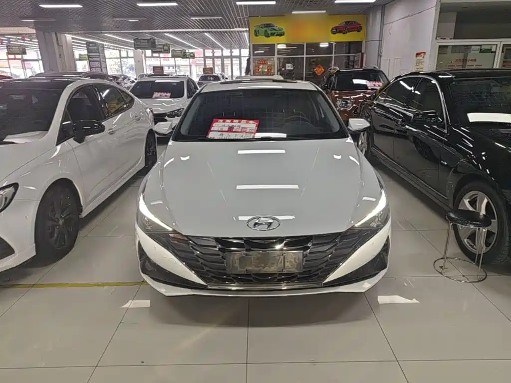Hyundai Elantra — миниатюра 3