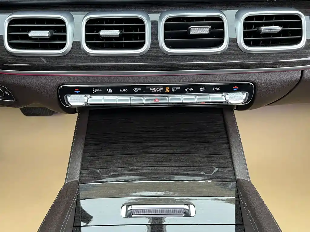 Mercedes-Benz GLE (Import) — миниатюра 45