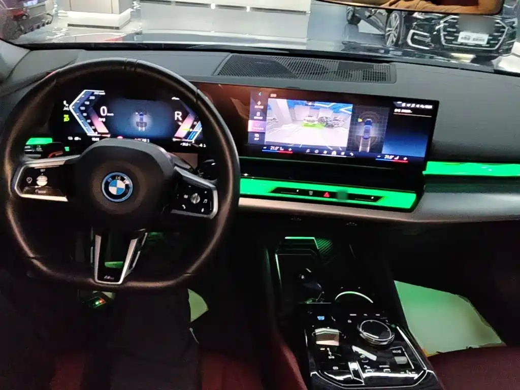 BMW i5 — миниатюра 7