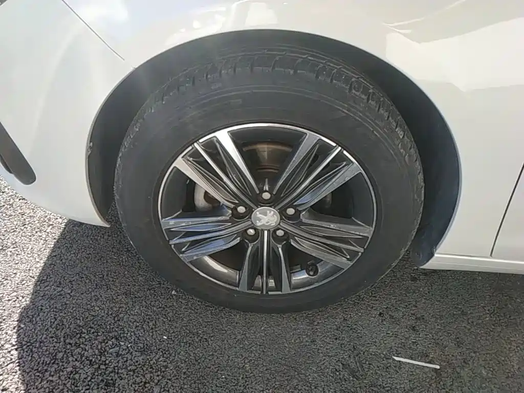 Peugeot 308 — миниатюра 23
