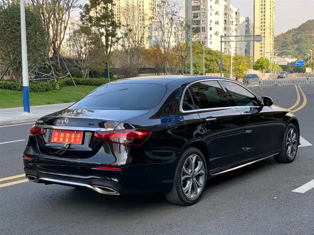 MERCEDES-BENZ E CLASS