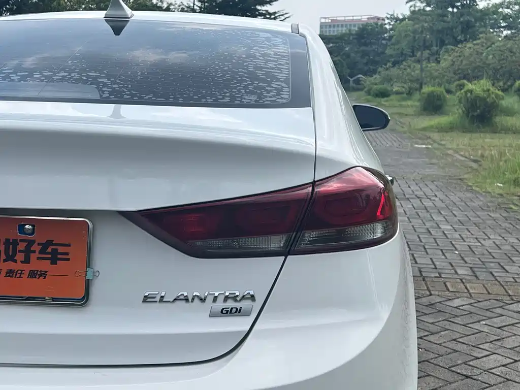 Hyundai Elantra — миниатюра 19
