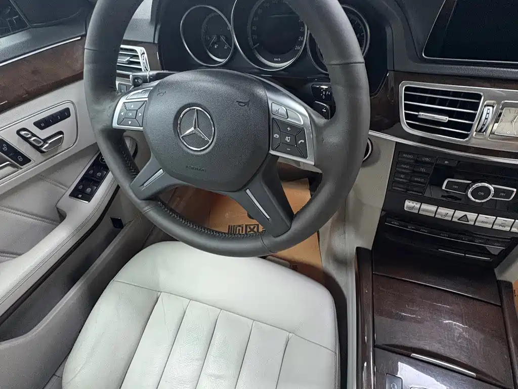 Mercedes-Benz E-Class — миниатюра 9