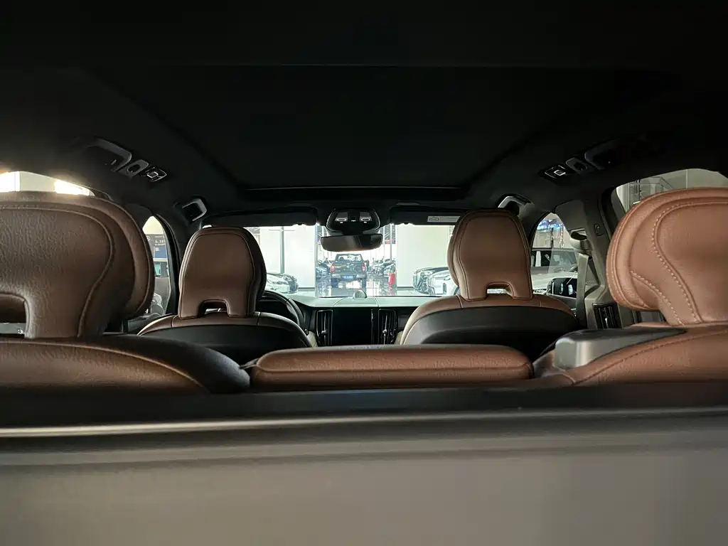 Volvo XC60 — миниатюра 6