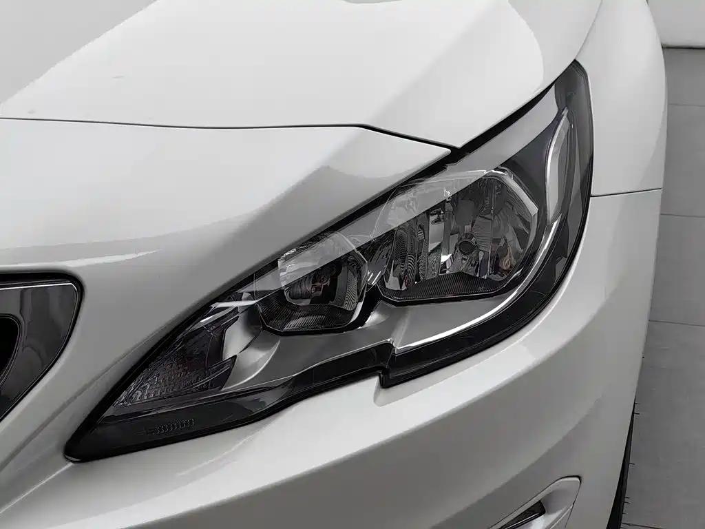 Peugeot 408 — миниатюра 7