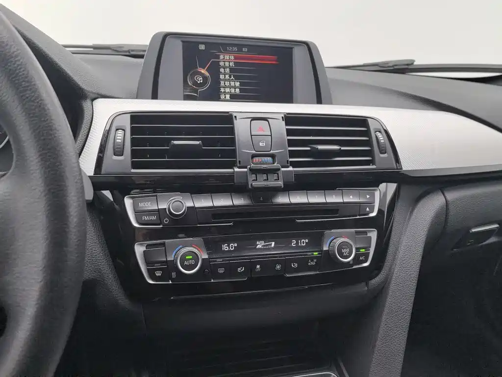 BMW 3 Series — миниатюра 12