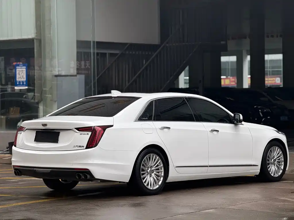 CADILLAC CT6