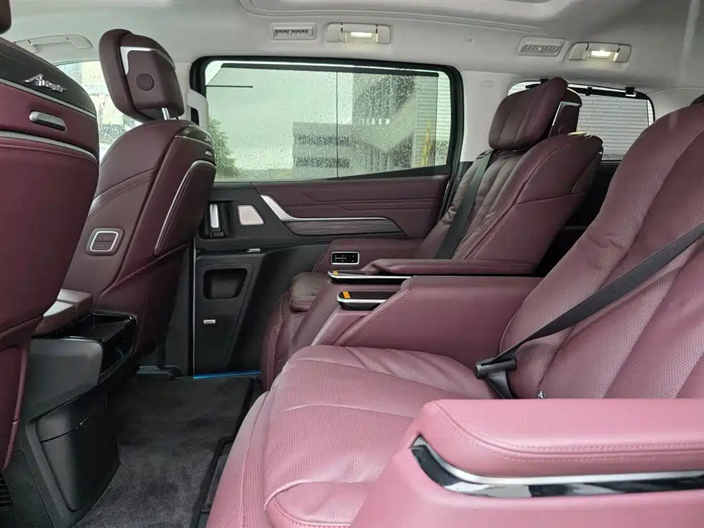 Buick Century 2025 2.0T мест