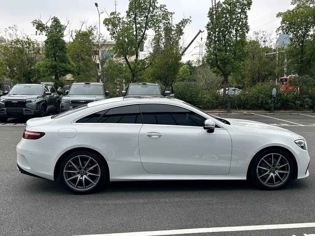 Mercedes-Benz E-Class (Import) — миниатюра 17