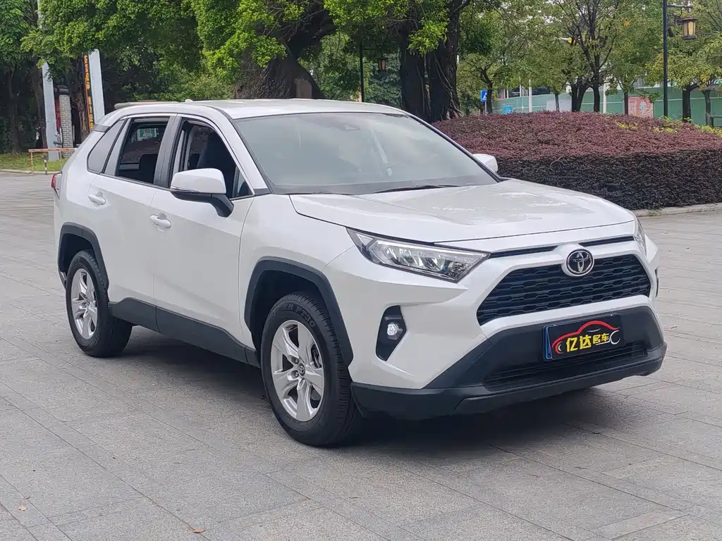 Toyota RAV4 — миниатюра 3