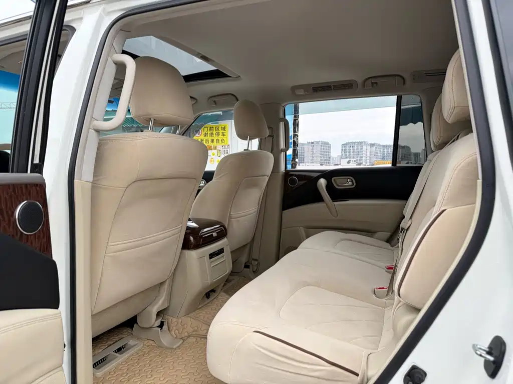 Nissan Patrol — миниатюра 14
