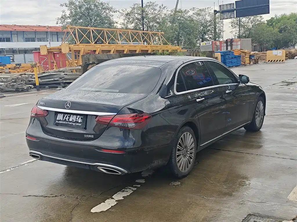 Mercedes-Benz E-Class — миниатюра 5