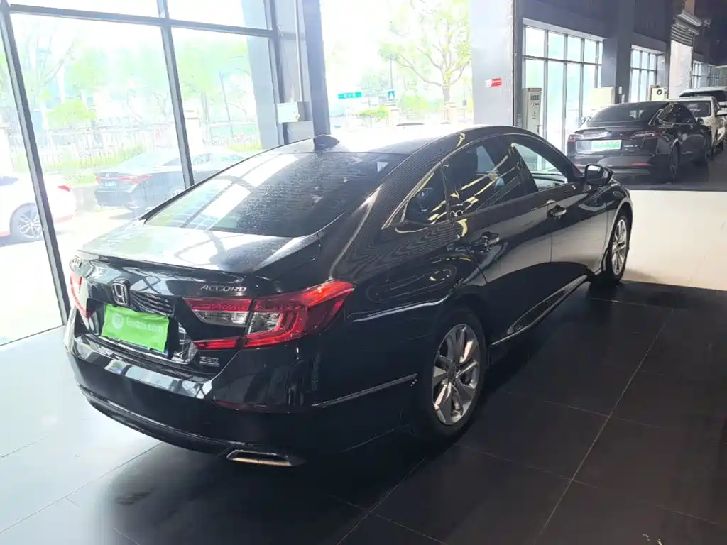 Honda Accord — миниатюра 7
