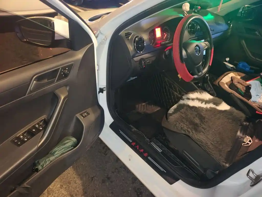 Volkswagen Jetta — миниатюра 12
