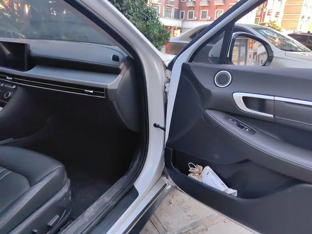 Hyundai Sonata — миниатюра 18