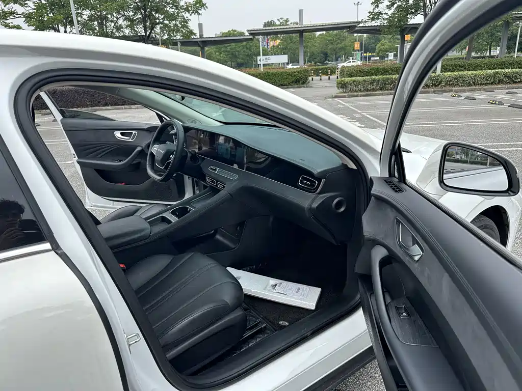 Roewe D7 2025 DMH 125km Champion