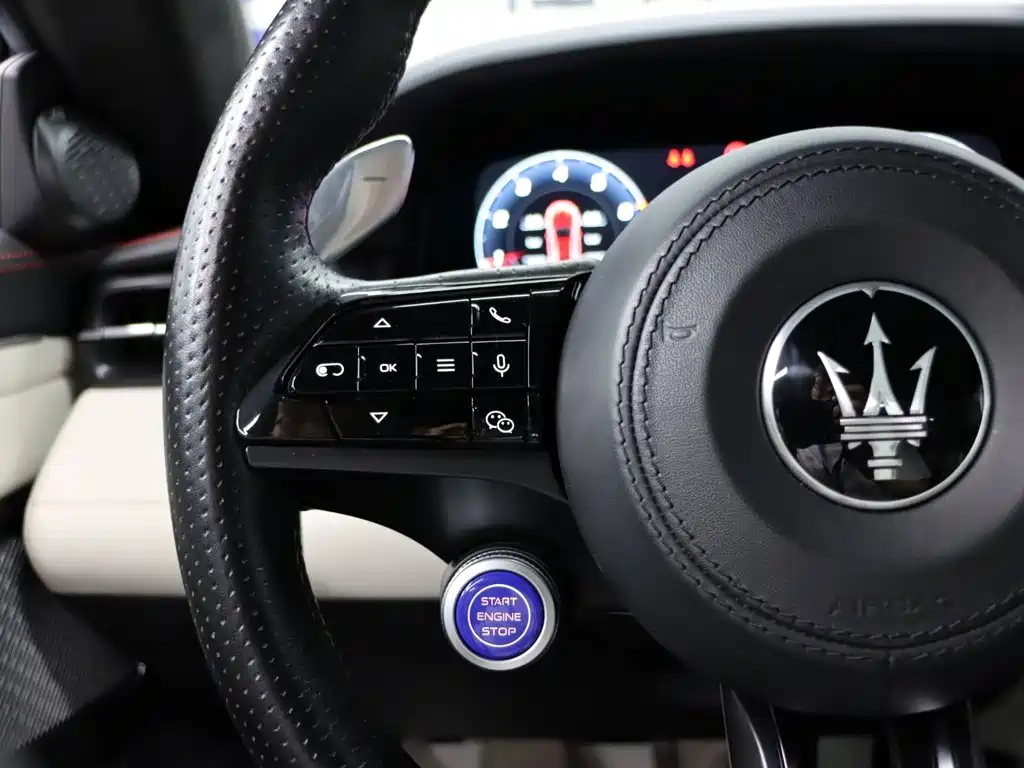 Maserati GranTurismo — миниатюра 13