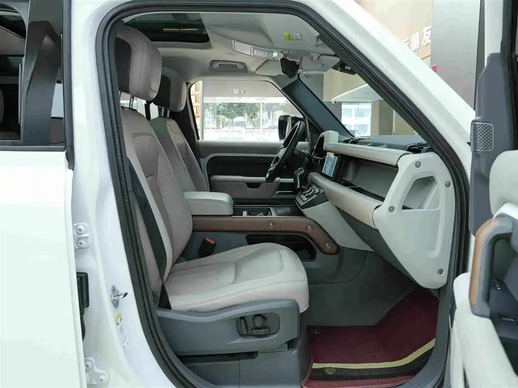Land Rover Defender — миниатюра 12