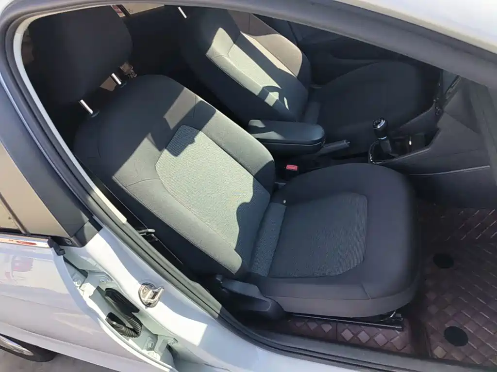 Volkswagen Jetta — миниатюра 25
