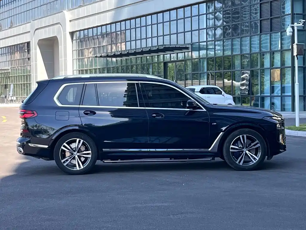 BMW X7 2023 xDrive40i Premium M Sport