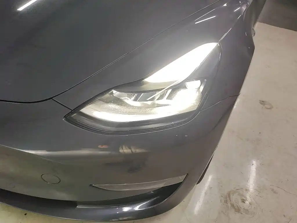 Tesla Model 3 — миниатюра 24