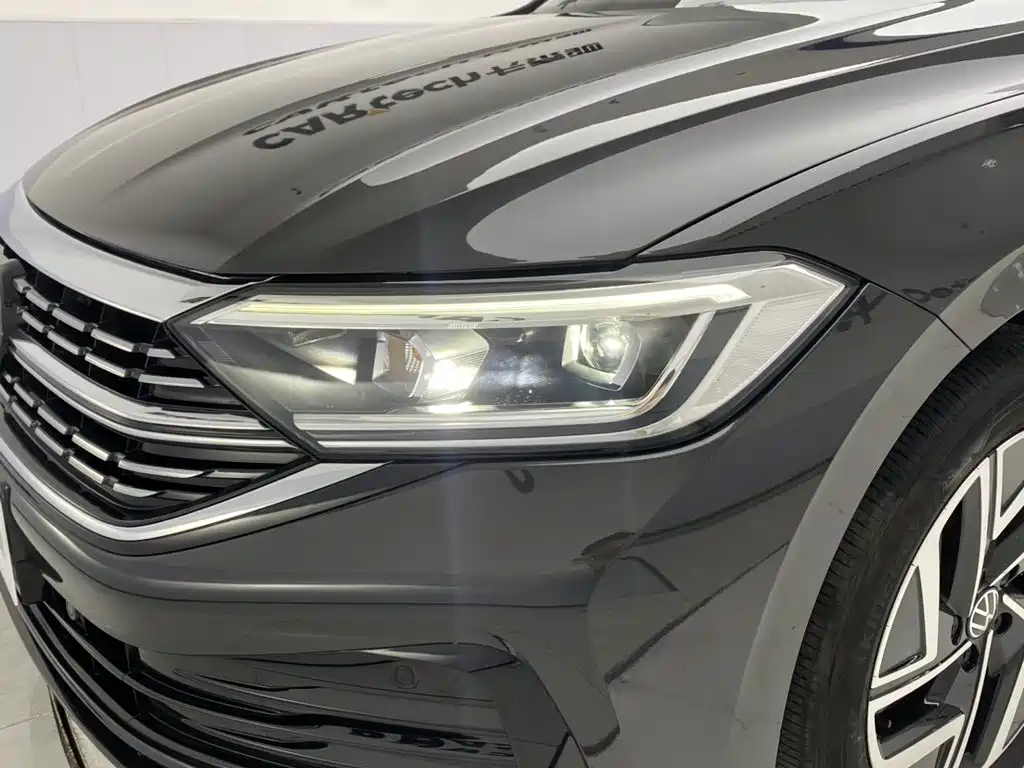 Volkswagen Sagitar — миниатюра 9