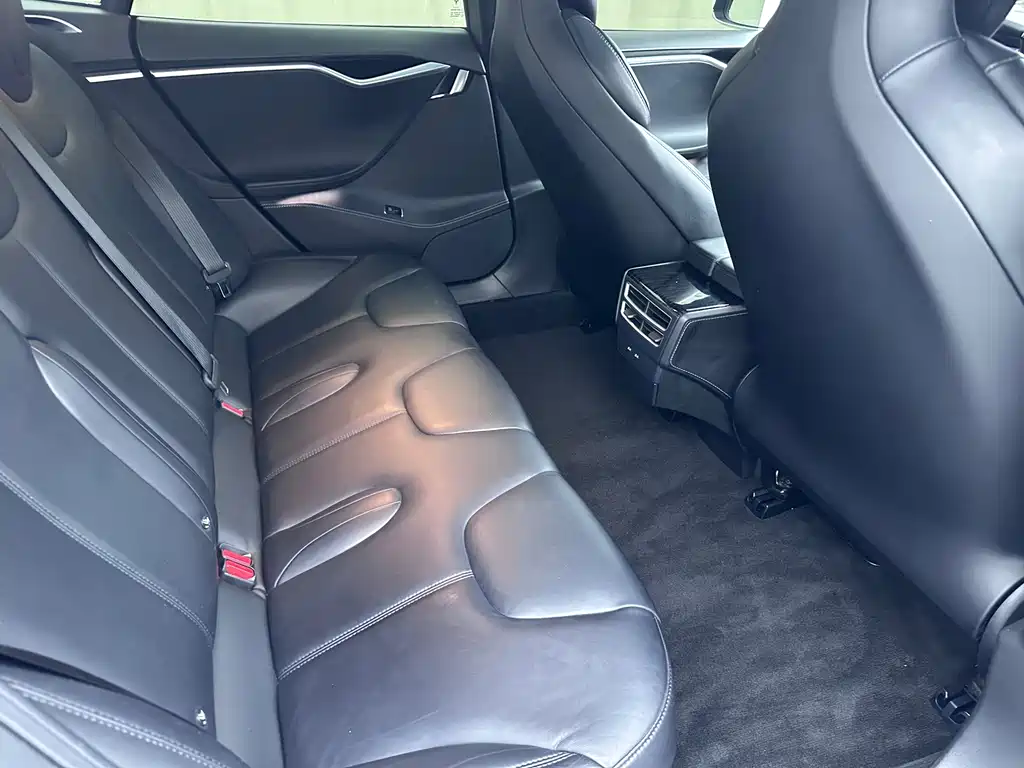 Tesla Model S — миниатюра 12