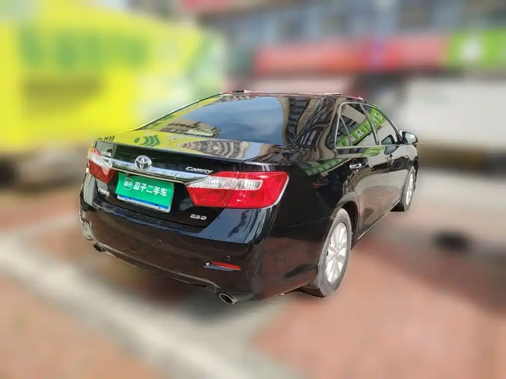 Toyota Camry — миниатюра 4