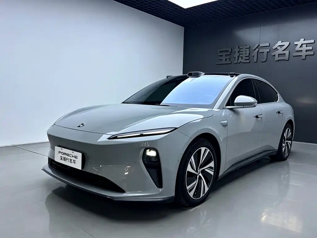 NIO ET5