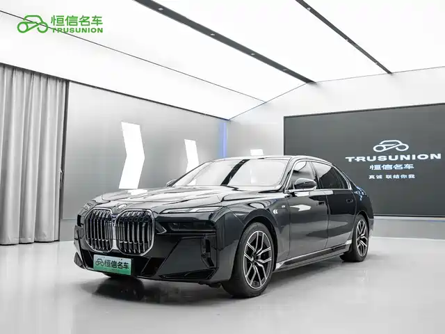 BMW i 7 2023 e Drive 50 L M — фото 1
