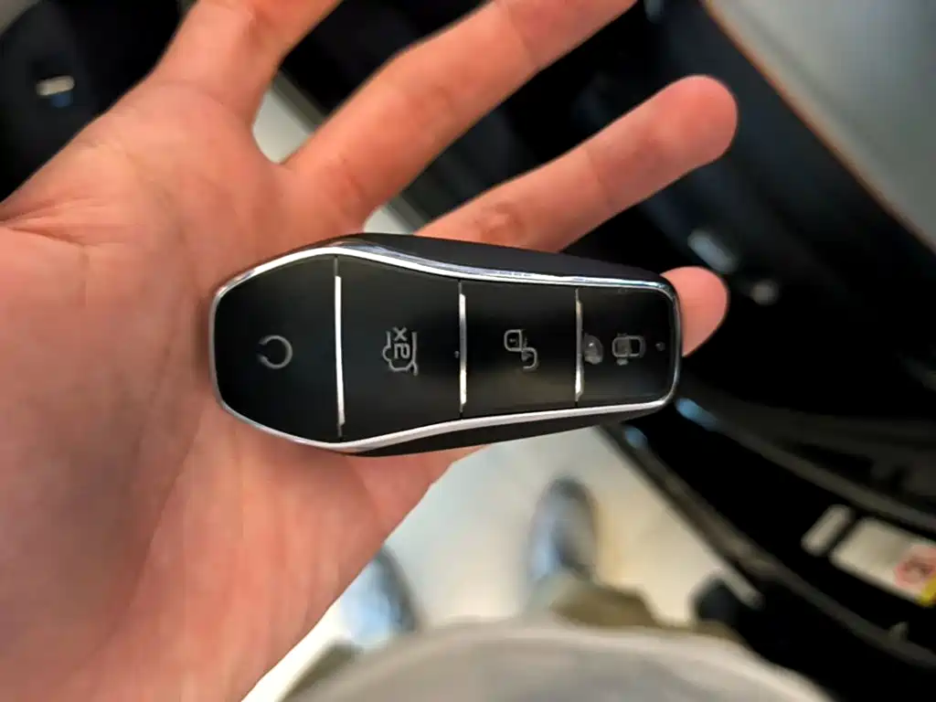 BYD PLUS New Energy — миниатюра 9