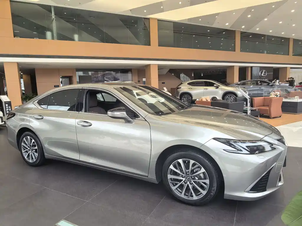 Lexus ES — миниатюра 3