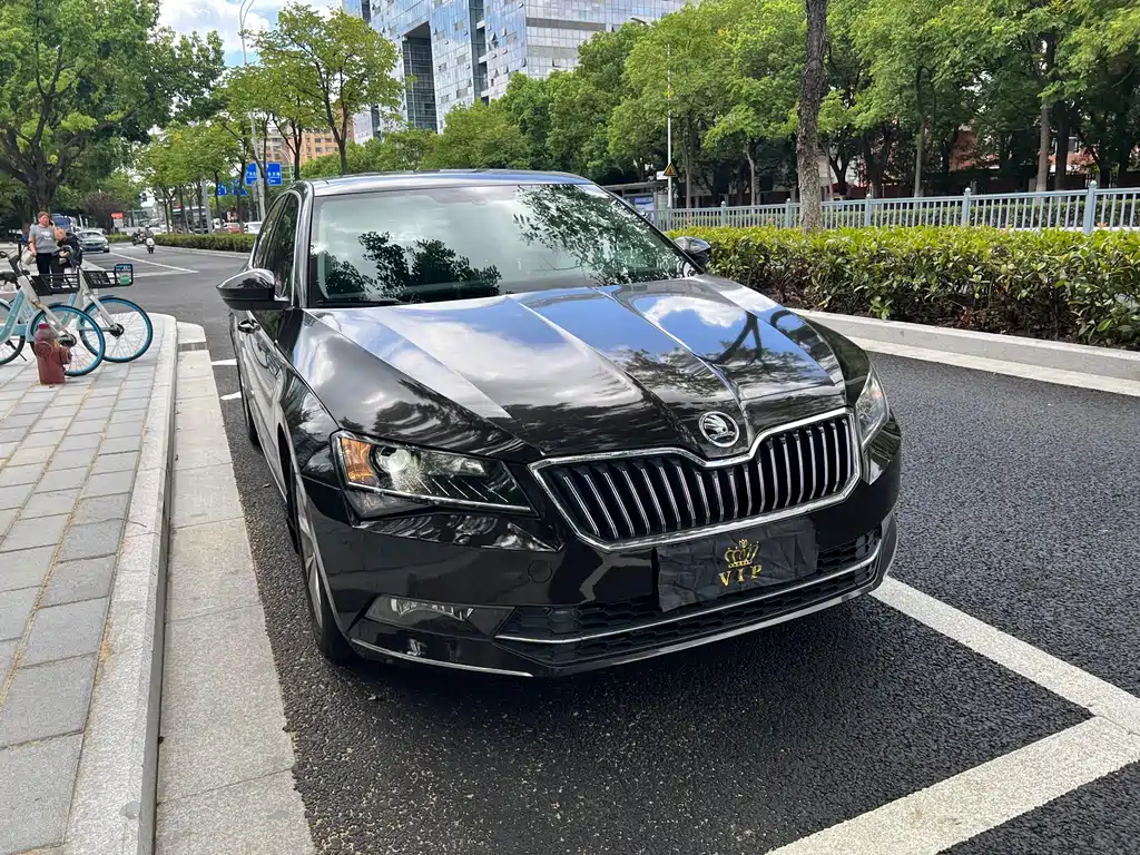 Skoda Superb — миниатюра 3