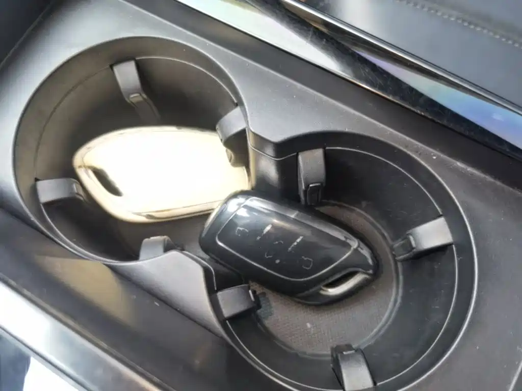 Roewe RX5 MAX — миниатюра 9