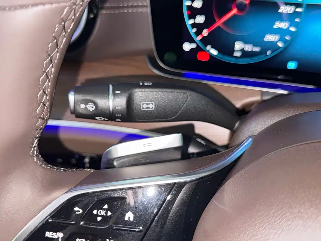 Mercedes-Benz E-Class — миниатюра 50