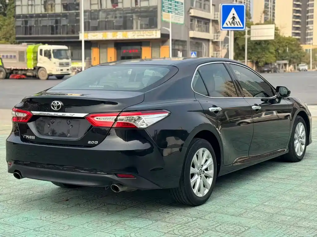TOYOTA CAMRY