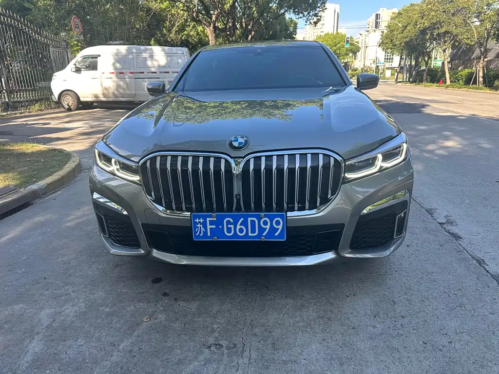 BMW 7 Series — миниатюра 5