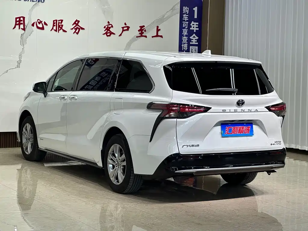Toyota Sienna — миниатюра 6
