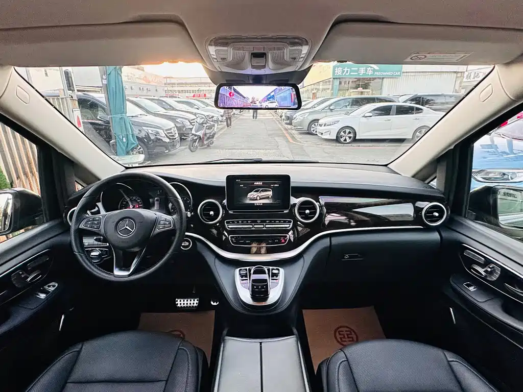 Mercedes-Benz V-Class — миниатюра 7