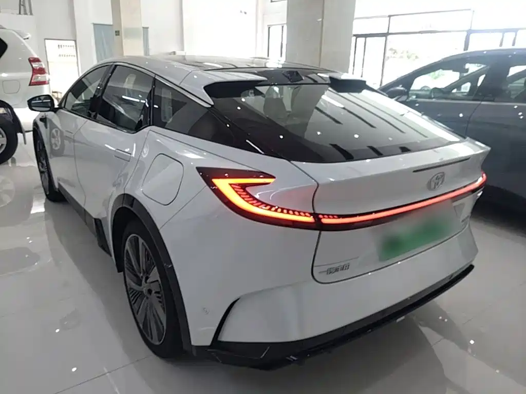 Toyota bZ5 — миниатюра 5