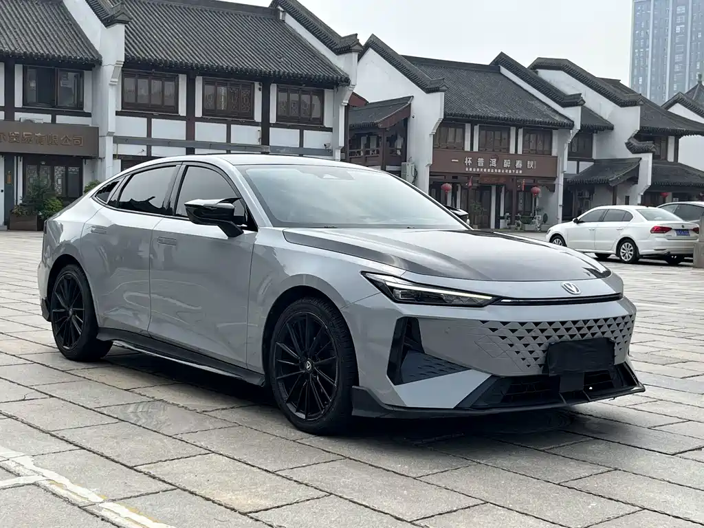 Changan UNI-V — миниатюра 3