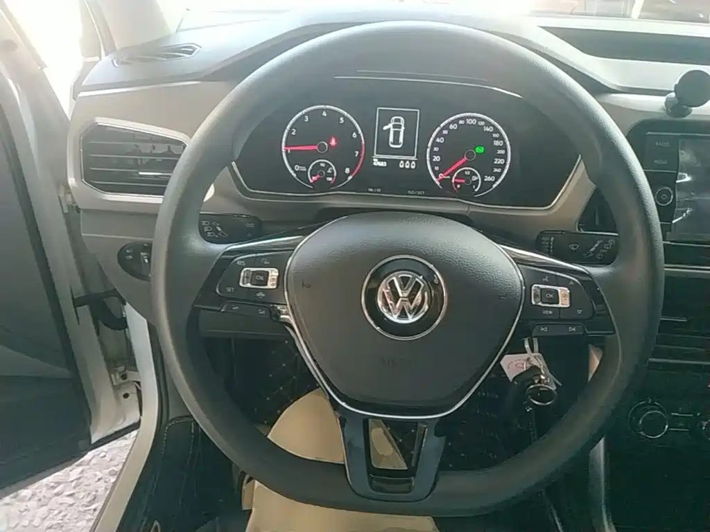 Volkswagen T-Cross — миниатюра 11