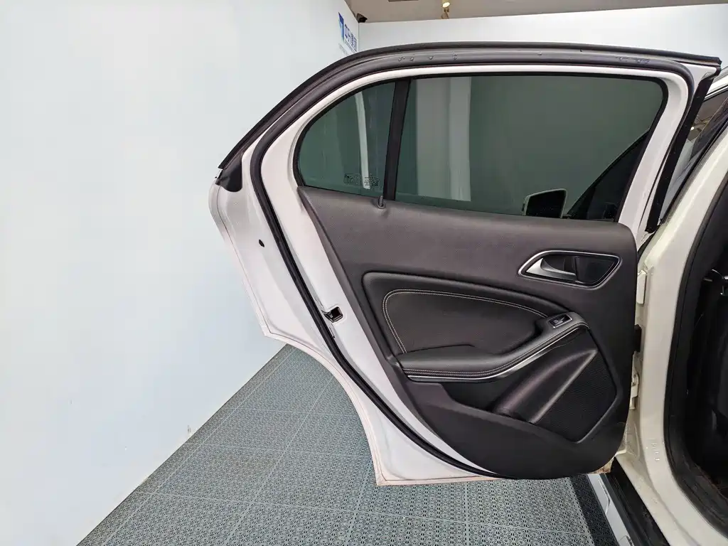 Mercedes-Benz GLA — миниатюра 14