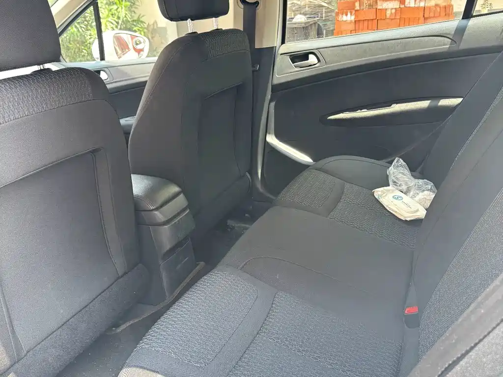 Peugeot 308 — миниатюра 8
