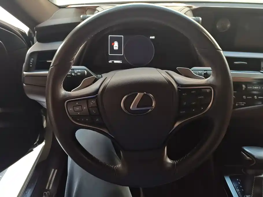 Lexus ES — миниатюра 15